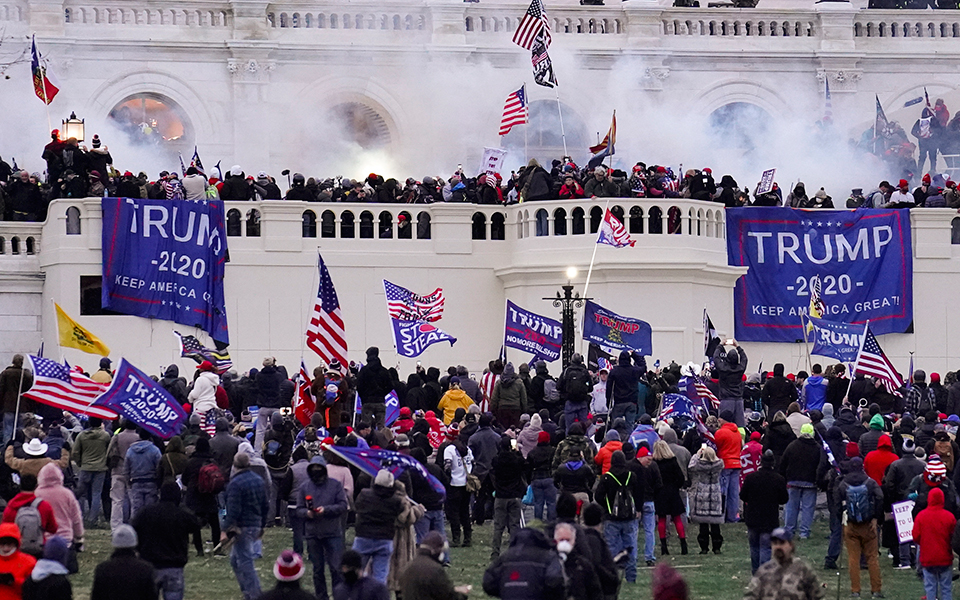επίθεση-στο-καπιτώλιο-μήνυση-κατά-τρα-562215811