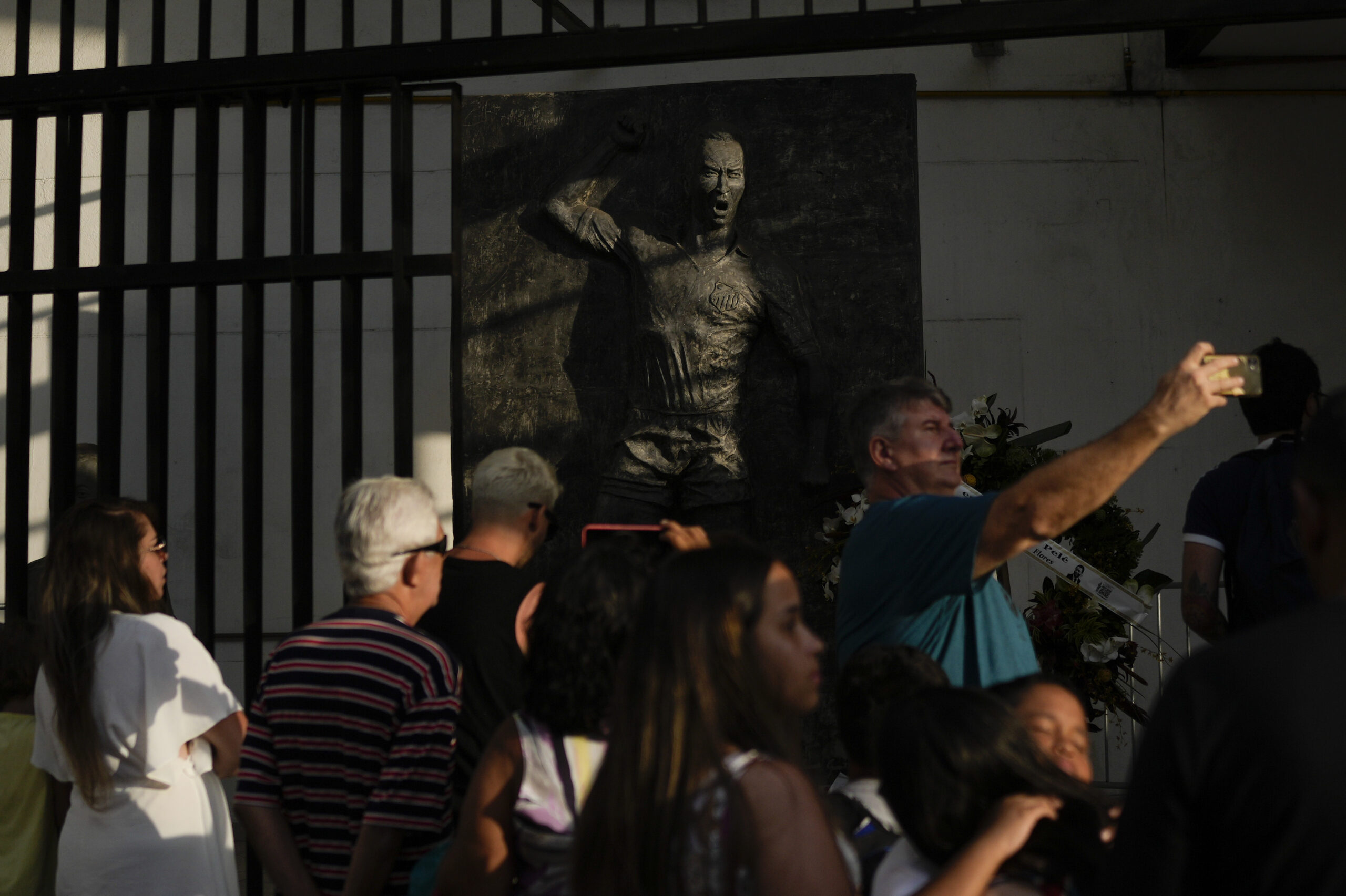 πελέ-σε-λαϊκό-προσκύνημα-η-σορός-του-β-562210891