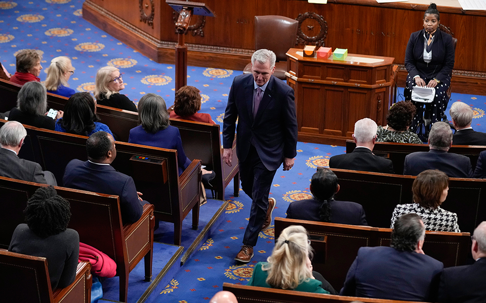 ηπα-αδιέξοδο-δίχως-τέλος-στη-βουλή-των-562217854