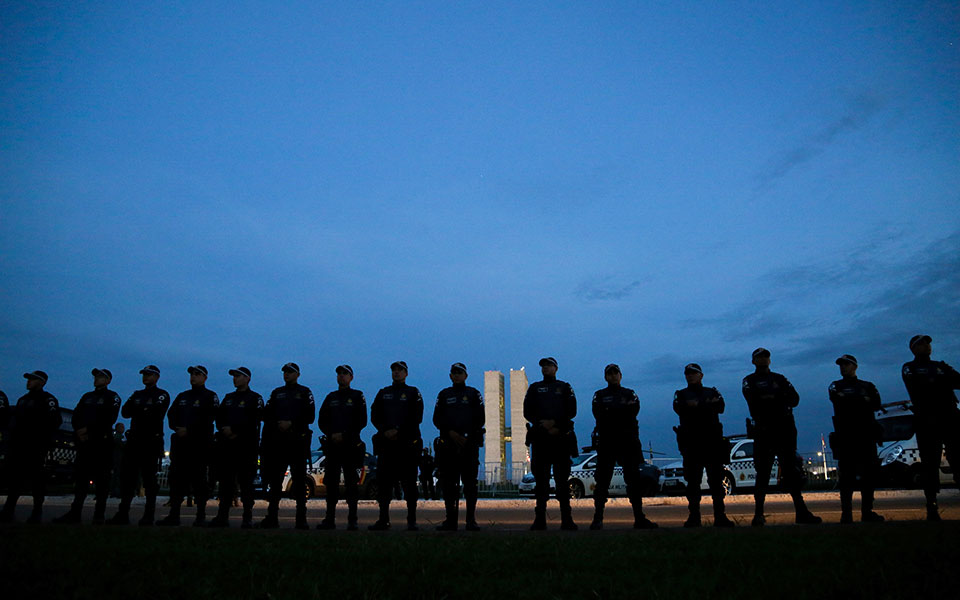 τα-γεγονότα-της-βραζιλίας-ως-απομίμησ-562225483