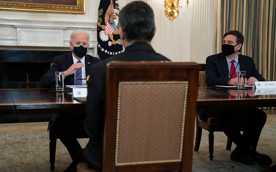 ηπα-αποχωρεί-ο-προσωπάρχης-του-λευκού-562241392