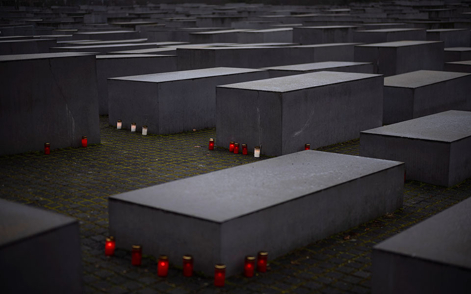 οι-δημόσιες-αναπαραστάσεις-της-ιστορ-562249327