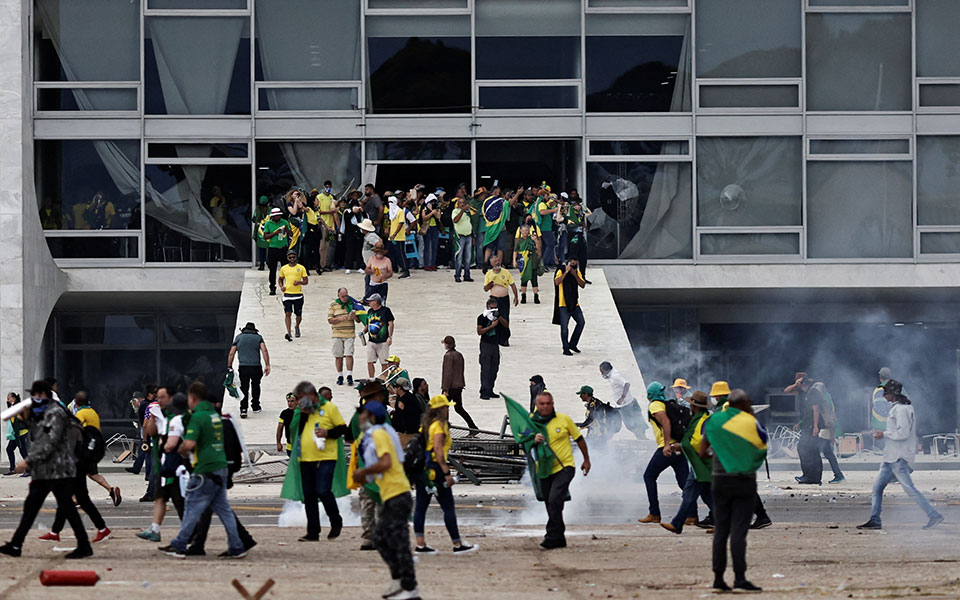 βραζιλία-ηπα-ε-ε-και-λατινοαμερικανοί-562218895