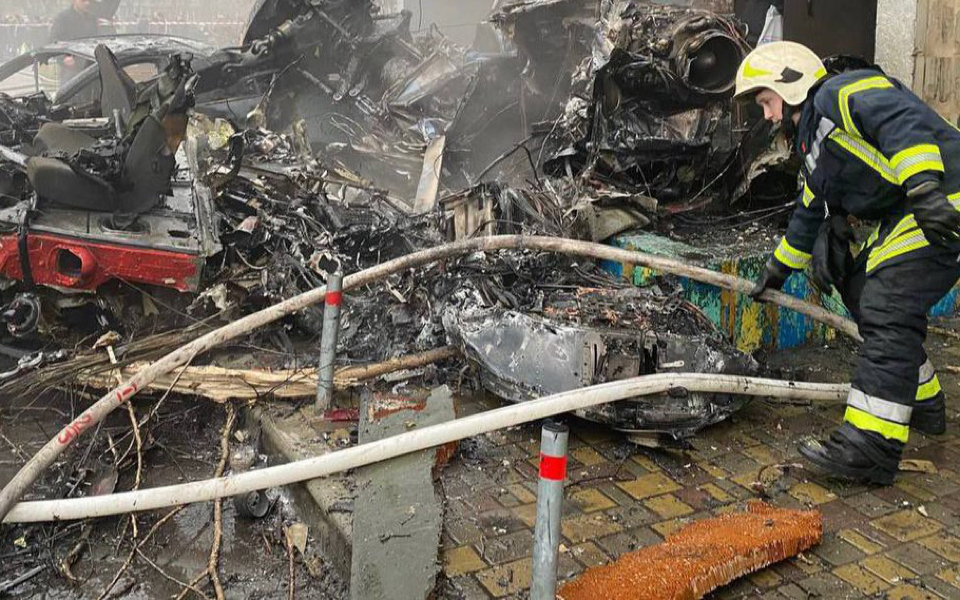 ουκρανία-18-νεκροί-από-συντριβή-ελικοπτ-562234285