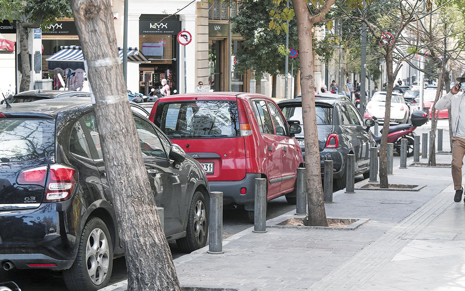 δήμος-αθηναίων-οι-3-ώρες-στην-ουρά-έγιν-562220956