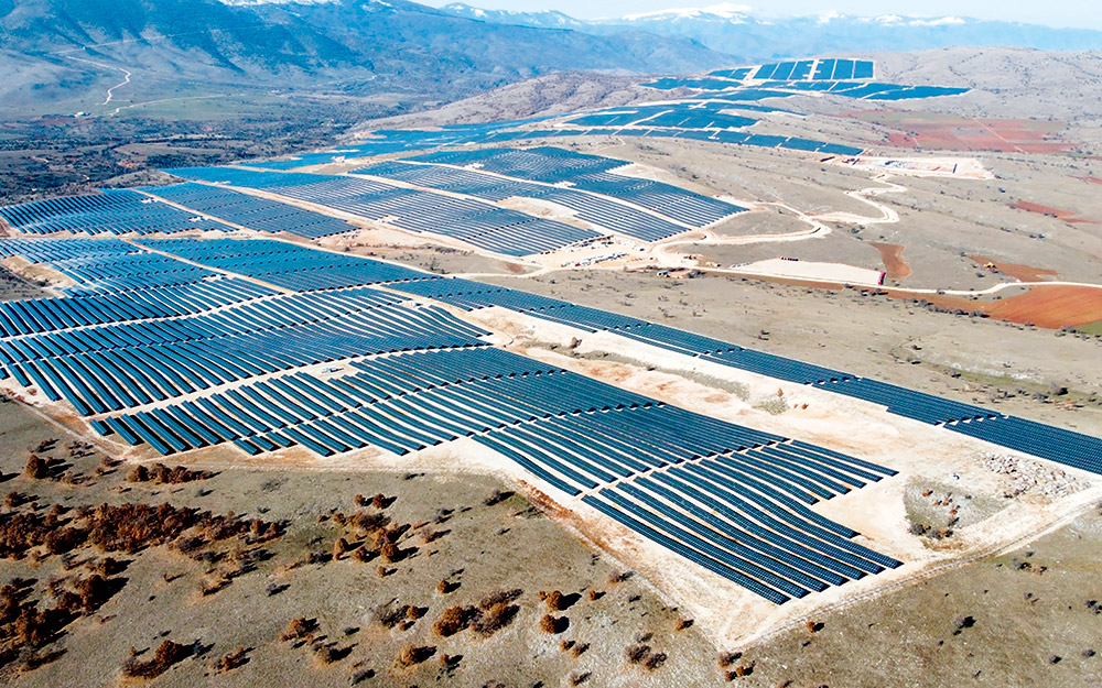 helleniq-energy-στην-αιχμή-της-πράσινης-μετάβαση-562238386