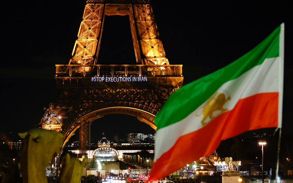 γαλλία-αλληλεγγύη-στους-διαδηλωτές-σ-562232167