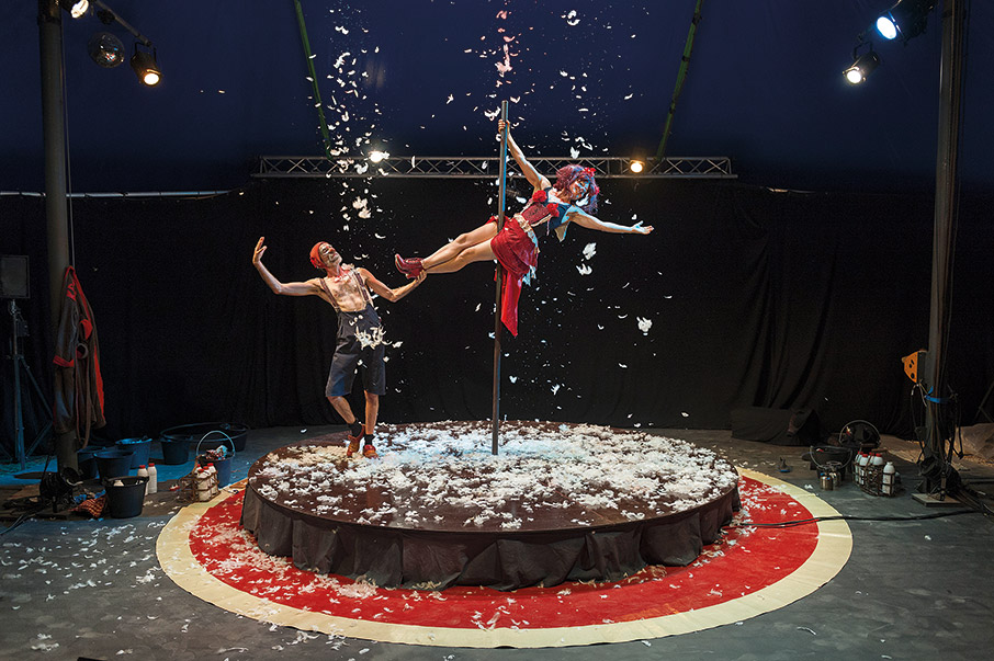 Η νομαδική ζωή των τσίρκων της Ευρώπης-1