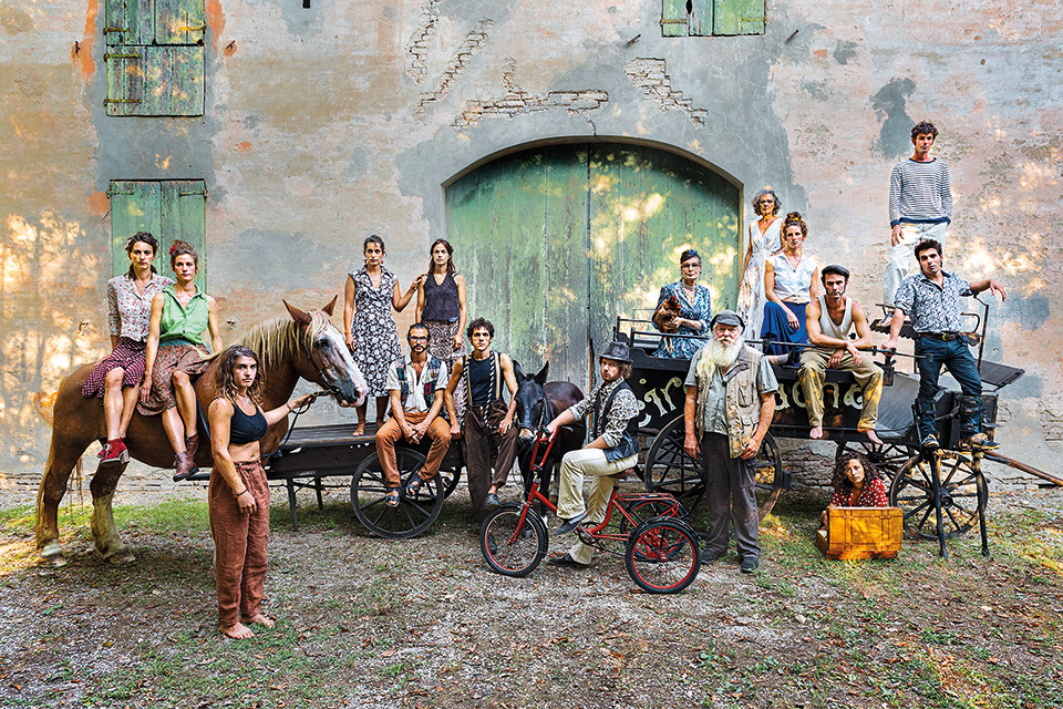 Η νομαδική ζωή των τσίρκων της Ευρώπης-10