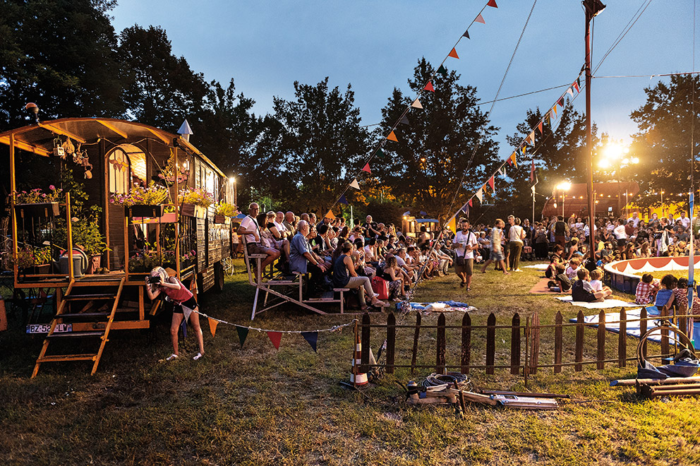 Η νομαδική ζωή των τσίρκων της Ευρώπης-8