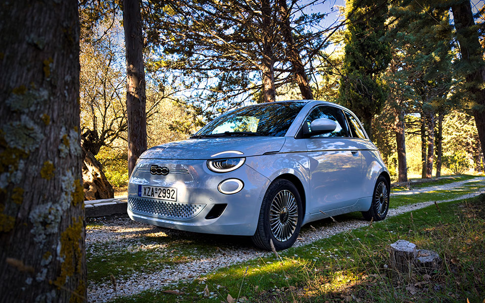 Δοκιμή Fiat 500e 3+1: Κυκλοφορώντας με στιλ-1
