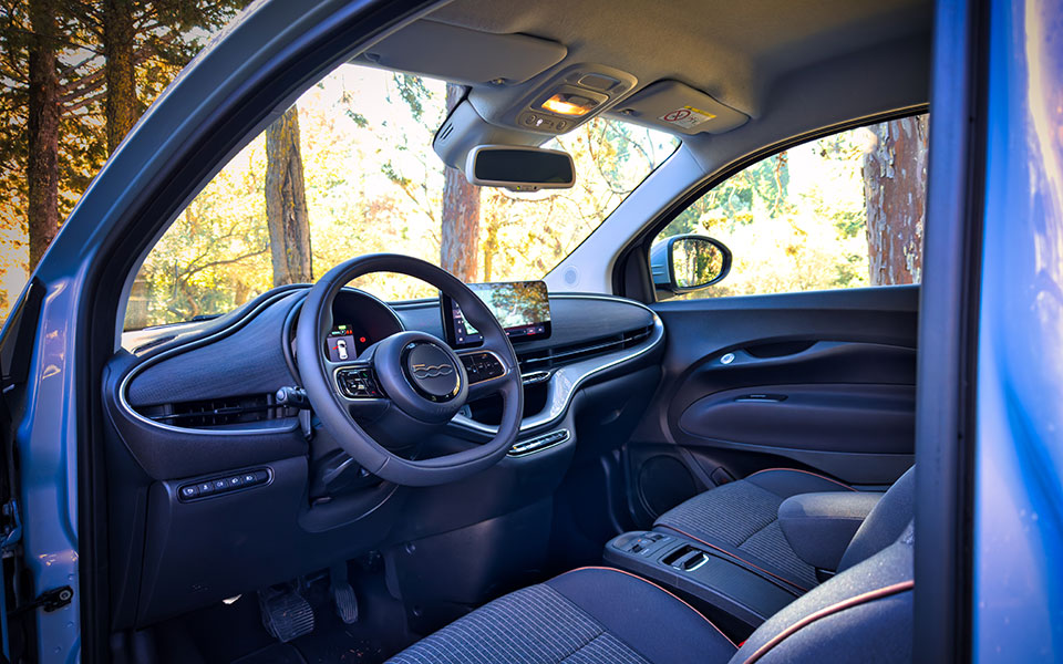 Δοκιμή Fiat 500e 3+1: Κυκλοφορώντας με στιλ-3