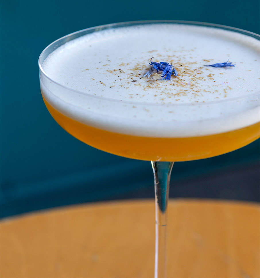 Kolokotroni 9: Βγαίνουμε πρωί και βράδυ σε ένα από τα πιο μπιτάτα καφέ-μπαρ της Αθήνας-3