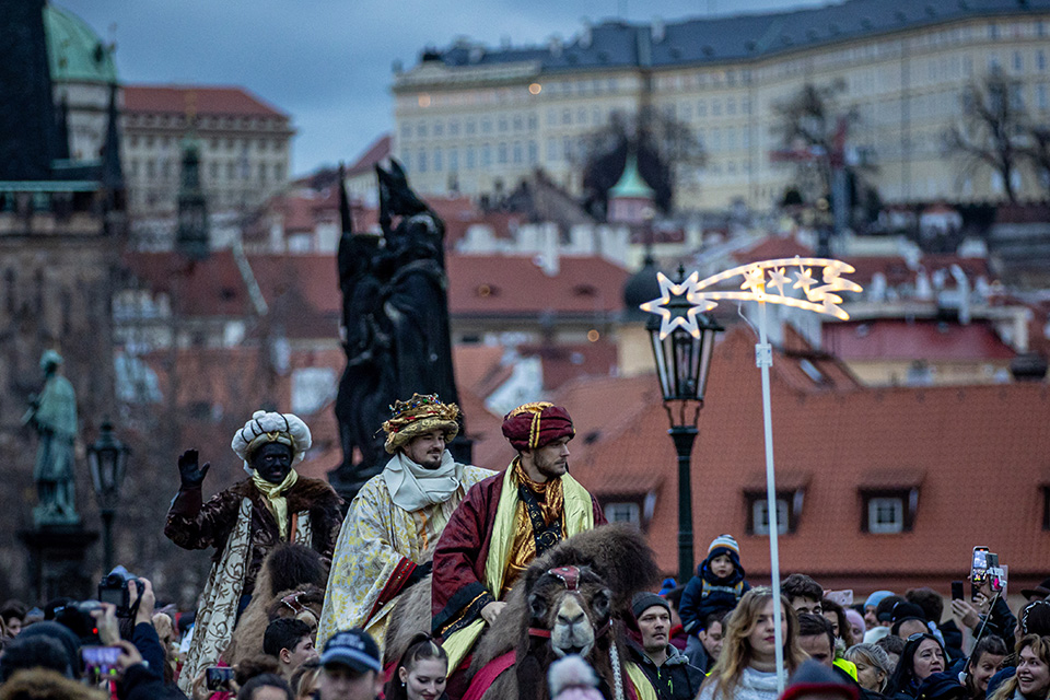 Καμία σχέση με τα Θεοφάνια-3
