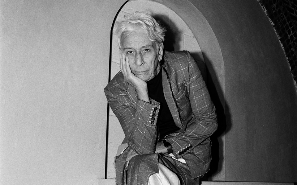 μια-ημέρα-στη-ζωή-του-τζον-κέιλ-αποκλ-562237936