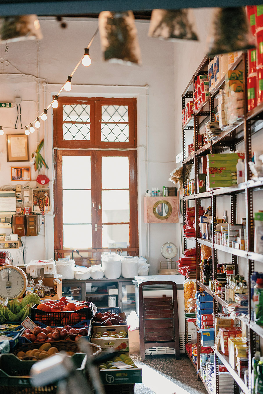 8 μπακαλοταβέρνες και deli-εστιατόρια της Αθήνας που συνδυάζουν γεύσεις και ψώνια-1