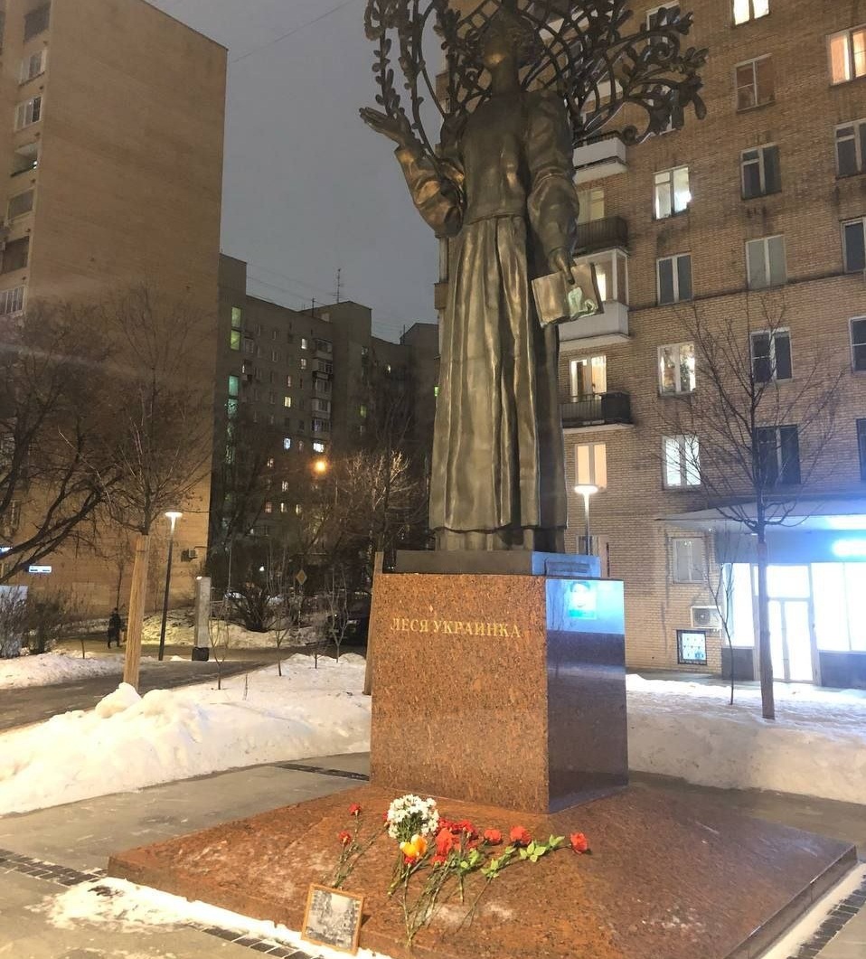 Ρωσία: Συλλήψεις στη Μόσχα για απόθεση λουλουδιών στη μνήμη των θυμάτων στη Ντνίπρο-1