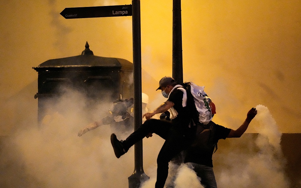 πολιτική-κρίση-στο-περού-στο-κενό-η-έκκ-562245370