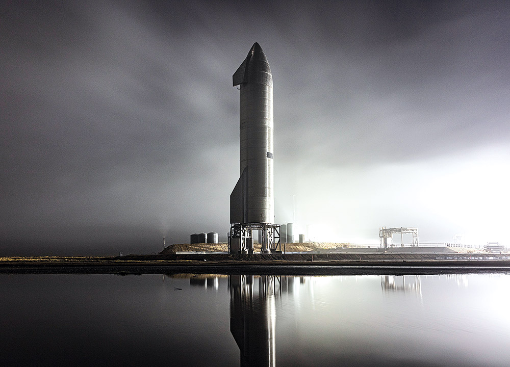 Η φωτογράφος και ο κροίσος που θα βρεθούν μαζί στη Σελήνη -4