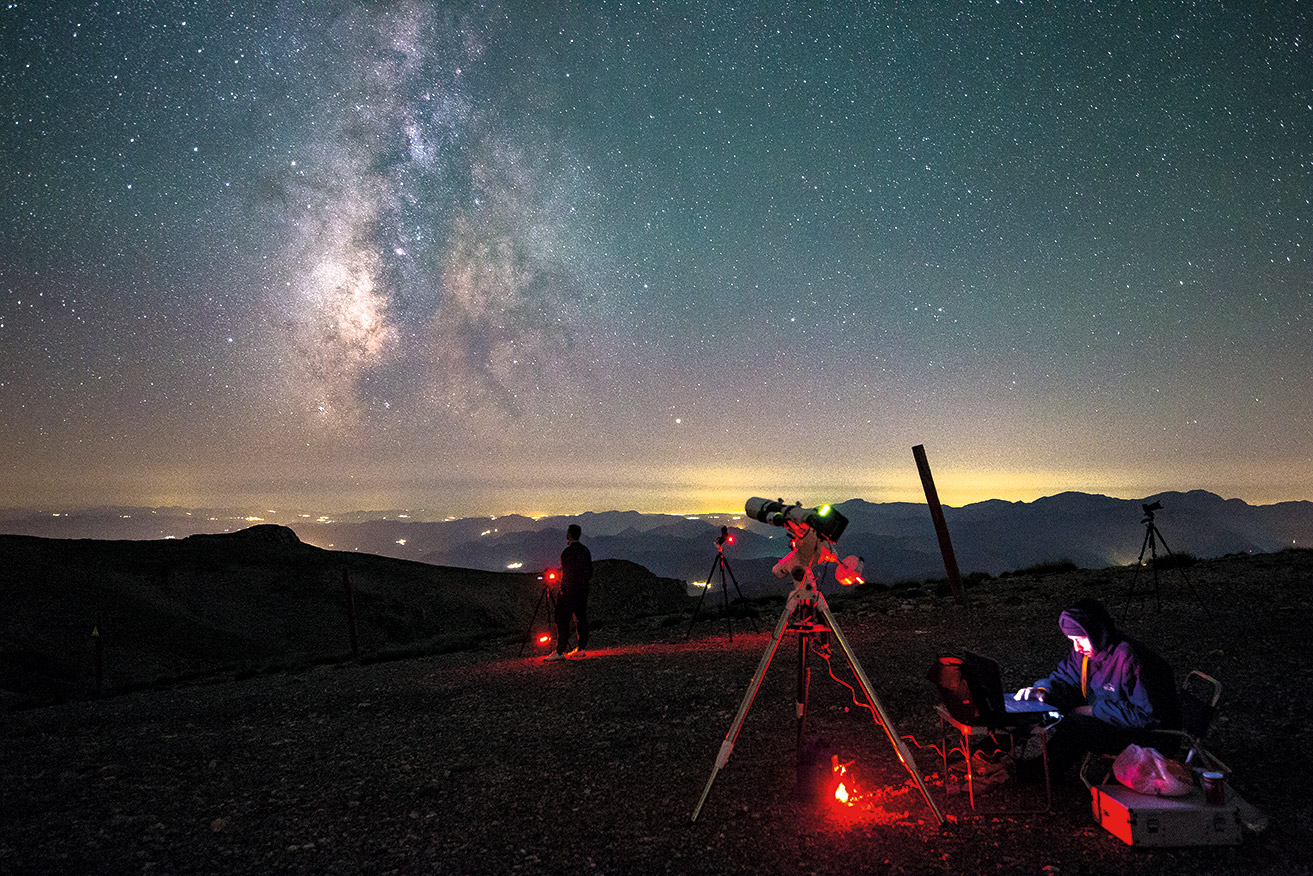 Κυνηγώντας ουράνιες λάμψεις-1