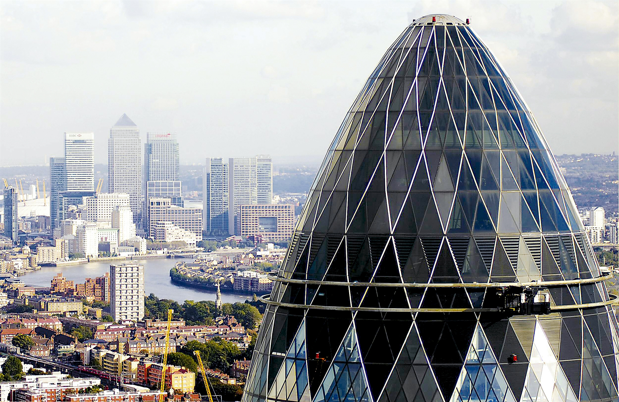 η-πτώση-στην-αγορά-ακινήτων-απειλεί-τη-562239685