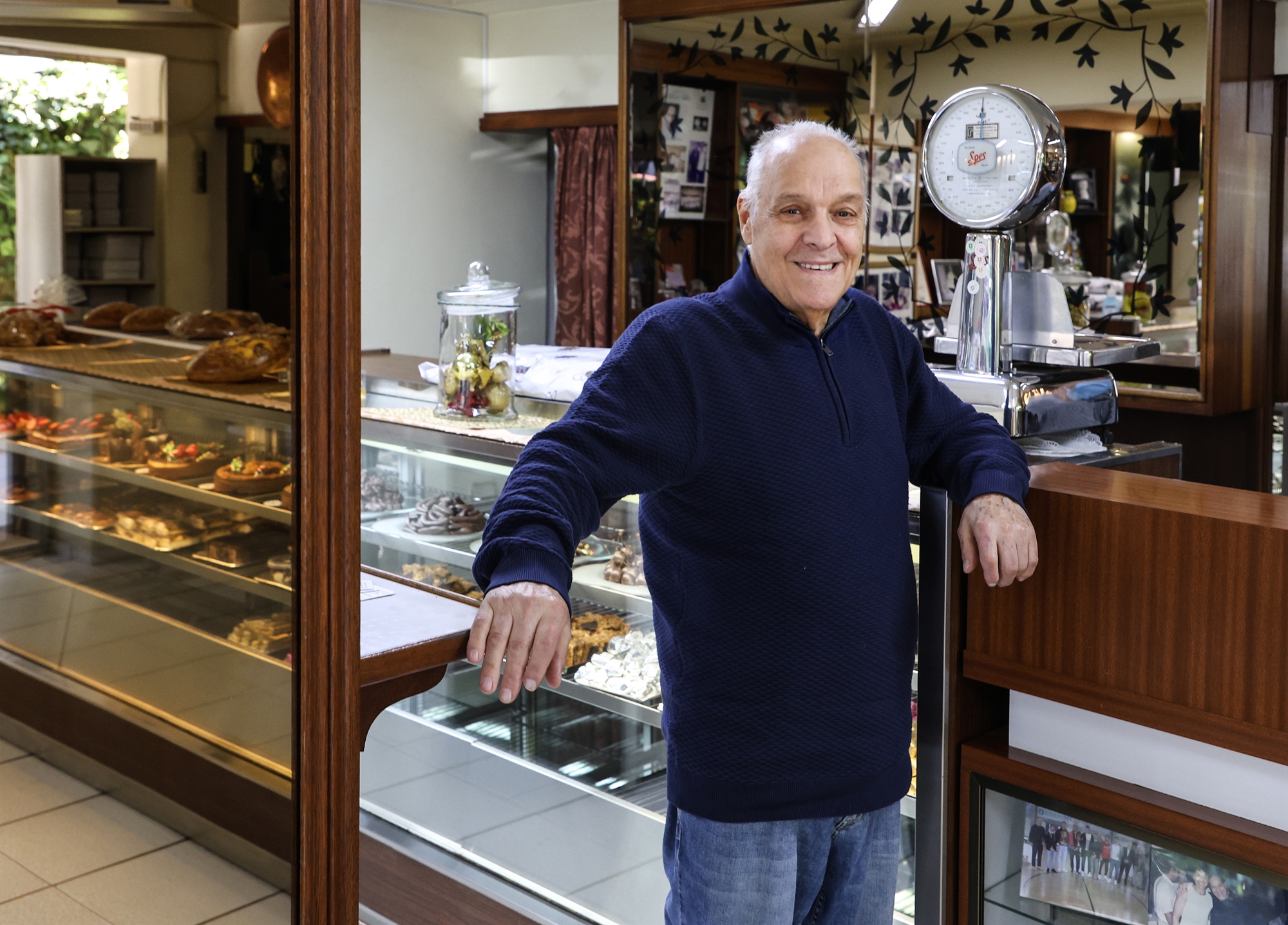 Ζαχαροπλαστείο «Ριβιέρα»: η γλυκύτητα που αντέχει στον χρόνο-2