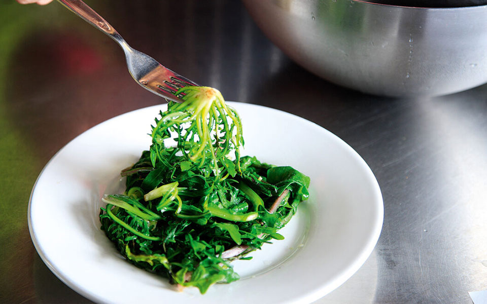 ποιες-τροφές-συμβάλλουν-στη-μακροζωί-562229125