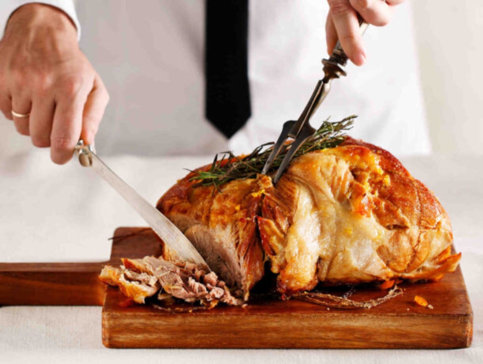 αγριογούρουνο-με-πορτοκάλι-κρασί-και-562215493