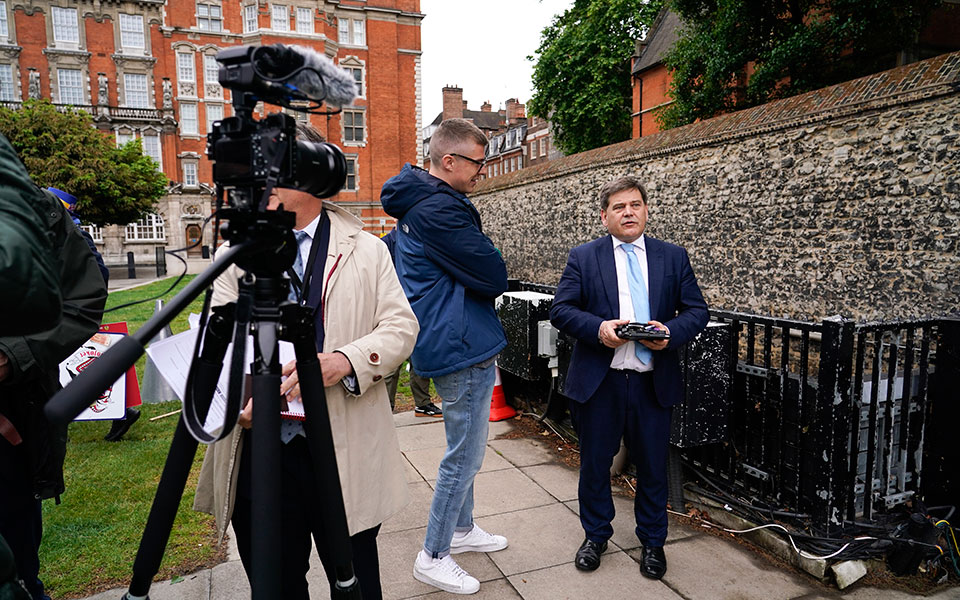 βρετανία-αποπέμφθηκε-βουλευτής-των-τ-562223581