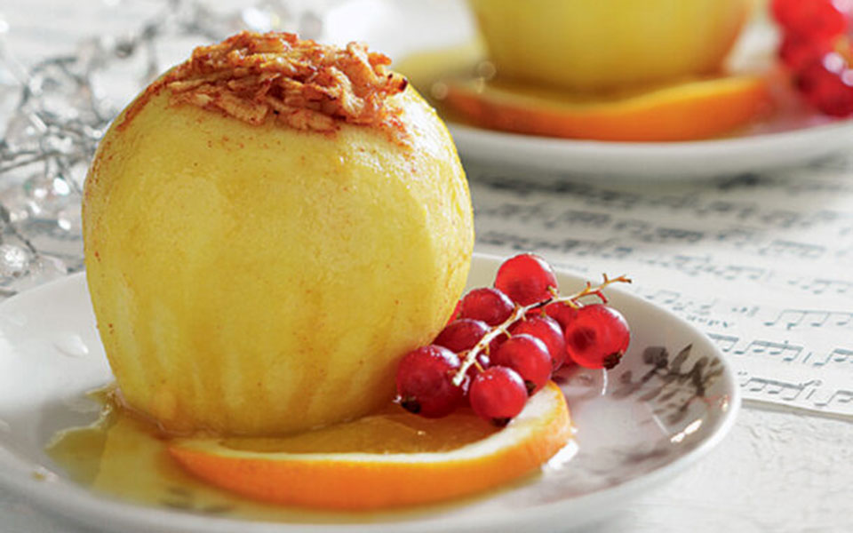 ψητά-μήλα-με-κανέλα-και-τζίντζερ-562216015