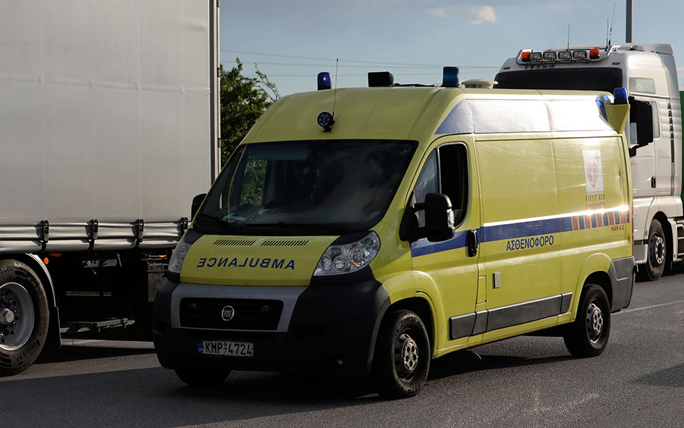 άρτα-αυτοκίνητο-παρέσυρε-και-σκότωσε-61-562243777