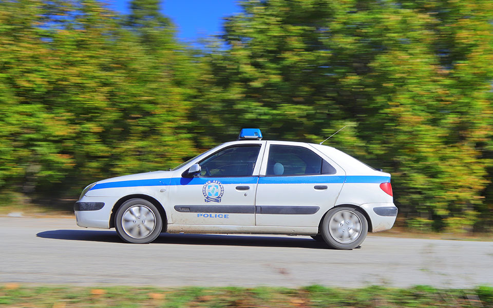 σύλληψη-33χρονου-που-εξέδιδε-για-τέσσερ-562218685