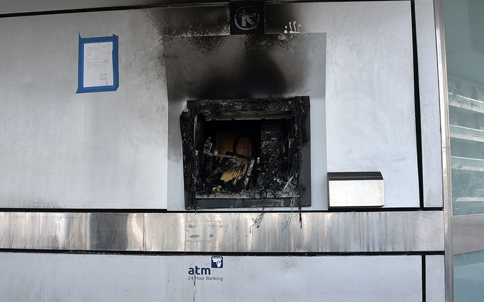 θεσσαλονίκη-ανατίναξαν-ατμ-πήραν-τα-χ-562218001