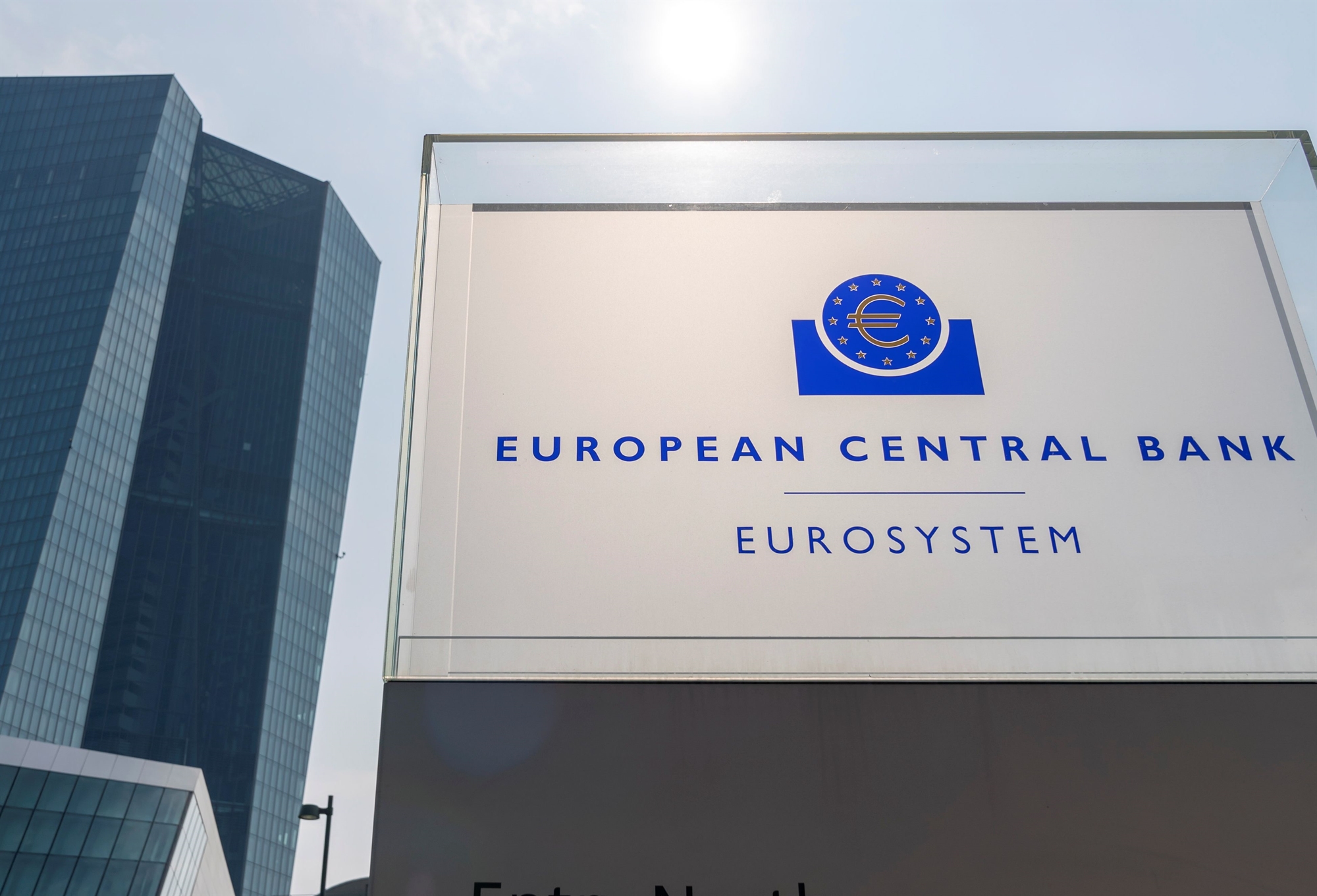 πού-θα-φτάσουν-τα-επιτόκια-το-2023-562217404