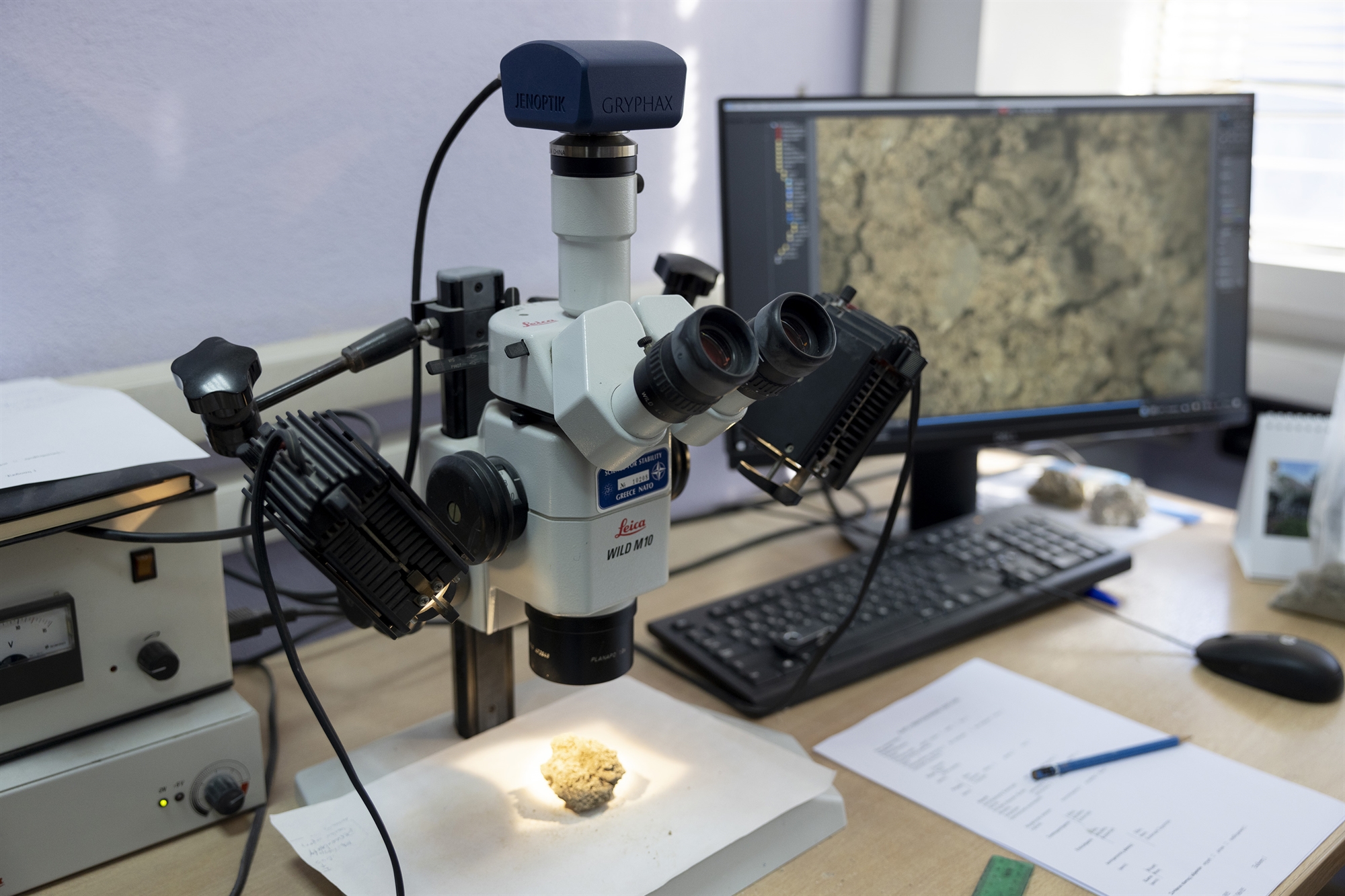 Γιατρεύοντας τους ιστούς της Ιστορίας-1