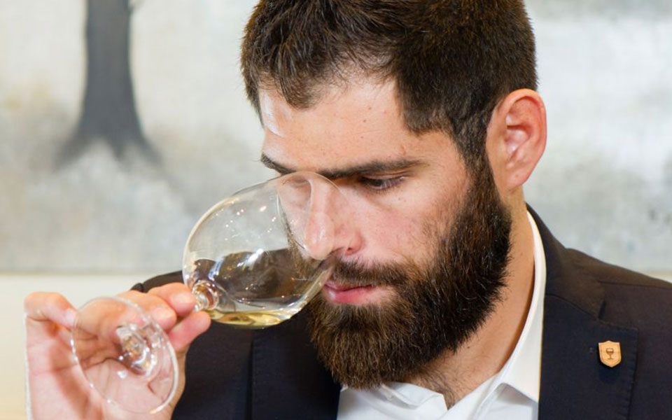 Μια κουβέντα με τον καλύτερο Ελληνα οινοχόο για το 2023, Άρη Σκλαβενίτη-1