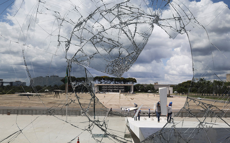 Βραζιλία: Η εισβολή των μπολσοναριστών ήταν «πρόσκληση σε πάρτι»-1