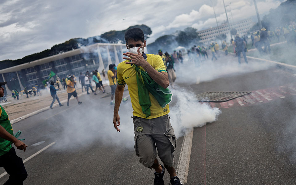 Βραζιλία: Οι δυνάμεις ασφαλείας «έθεσαν υπό τον έλεγχό τους» τα κυβερνητικά κτίρια – Οργή από Λούλα για την εισβολή-4