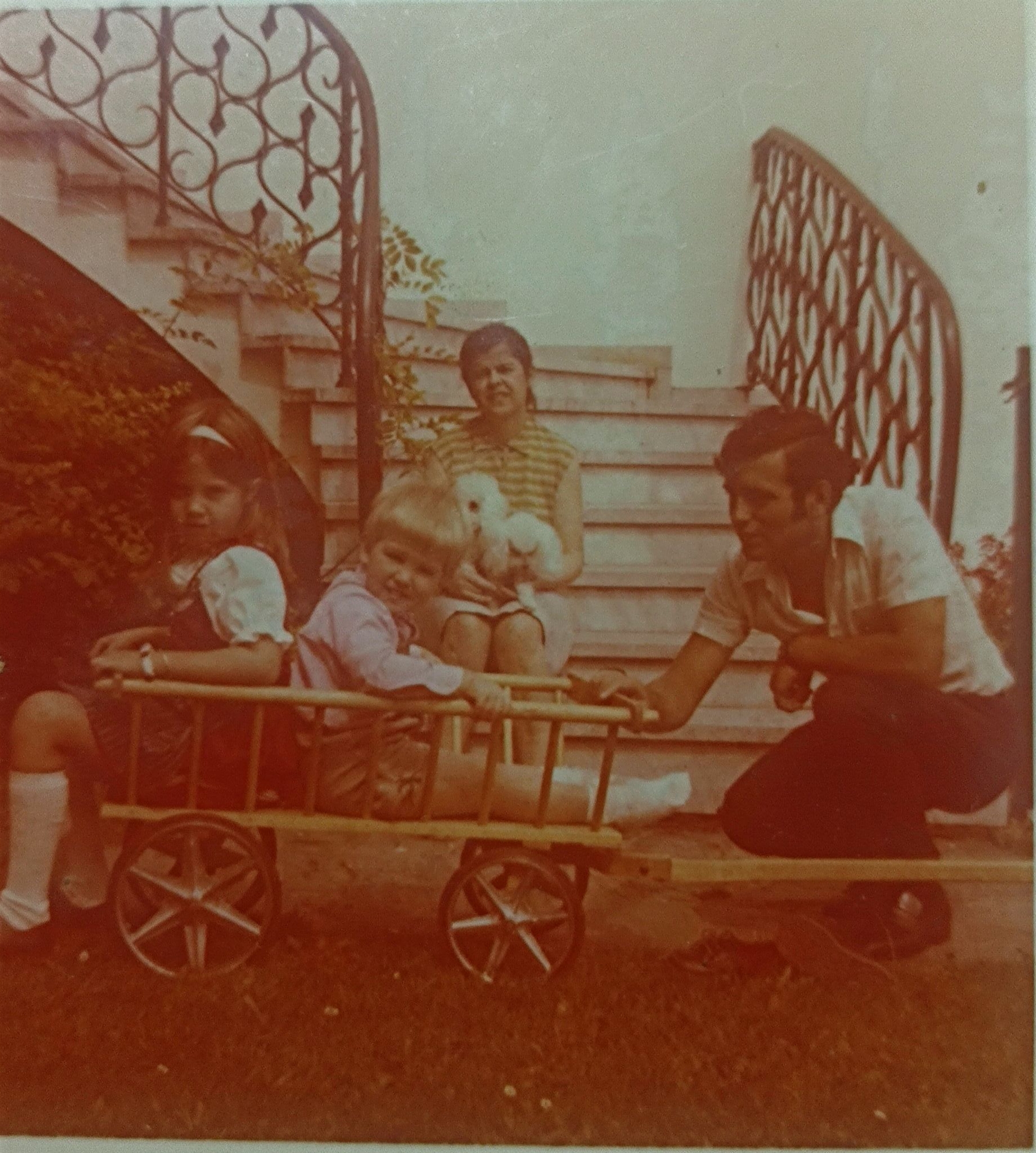 Ο μπάτλερ του «τέως»: Τι έζησα δίπλα του για είκοσι χρόνια-2