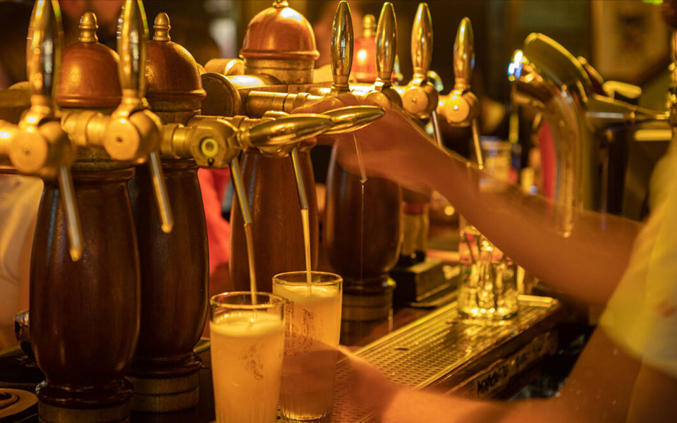 τα-στέκια-της-μπίρας-101-μέρη-για-craft-ζυθοπο-562241341