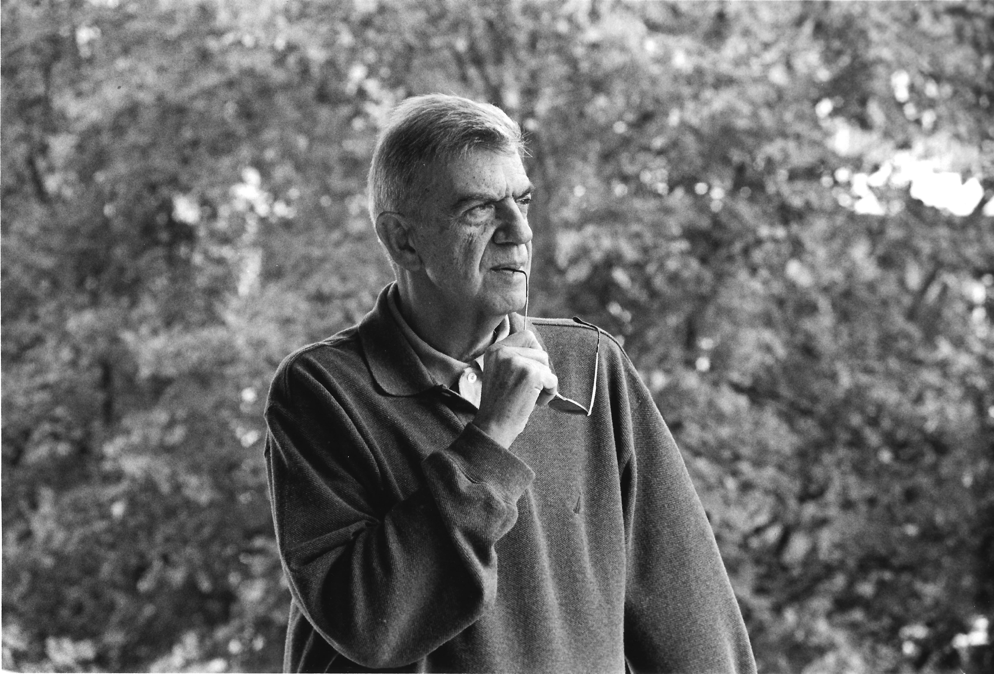 το-σύμπαν-του-μένη-κουμανταρέα-562237330