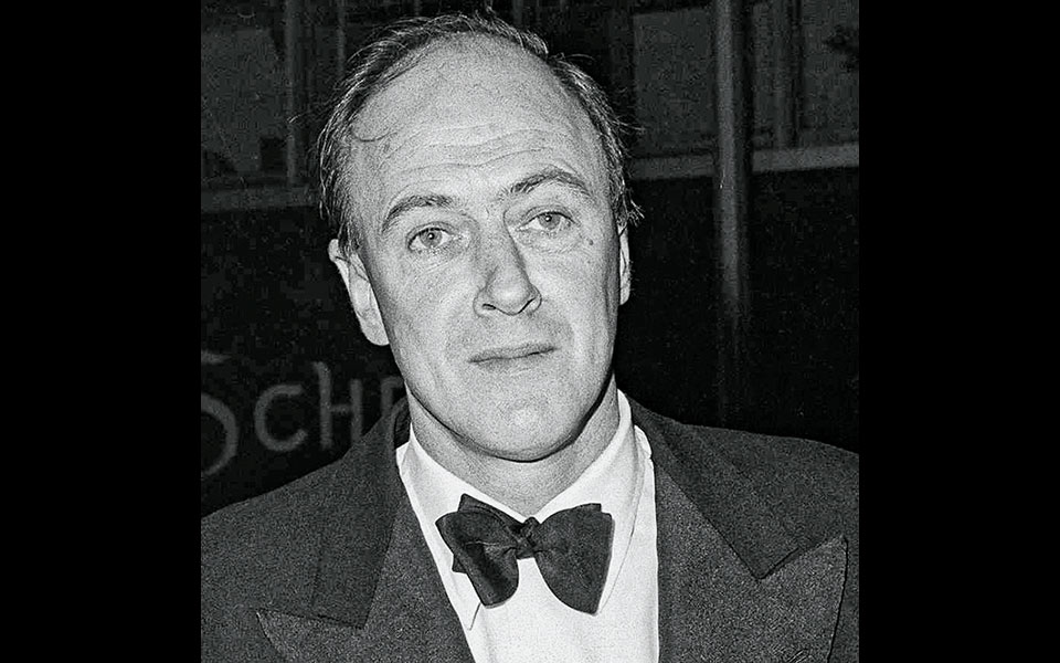 νέα-βιογραφία-για-τον-συγγραφέα-ρόαλν-562236313