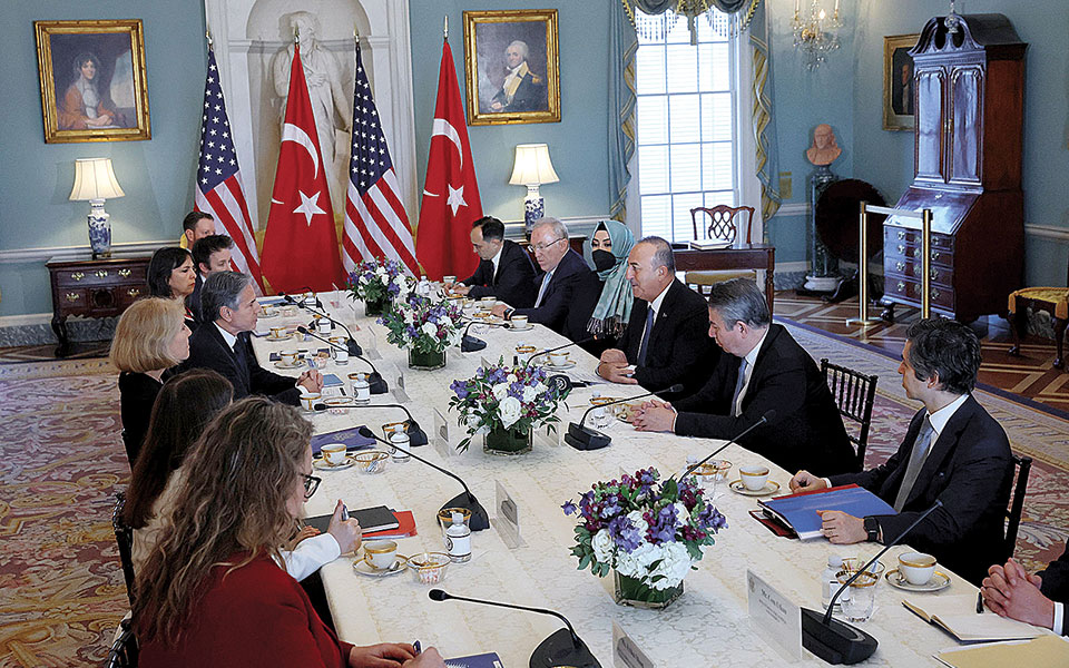 τι-βλέπει-η-αθήνα-μετά-τη-συνάντηση-μ-562237801