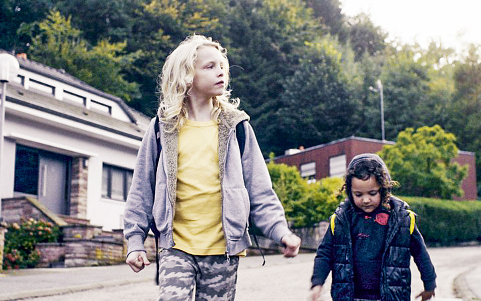 home-cinema-τρυφερό-παιδί-ted-lasso-ουδέν-νεώτερ-562247587