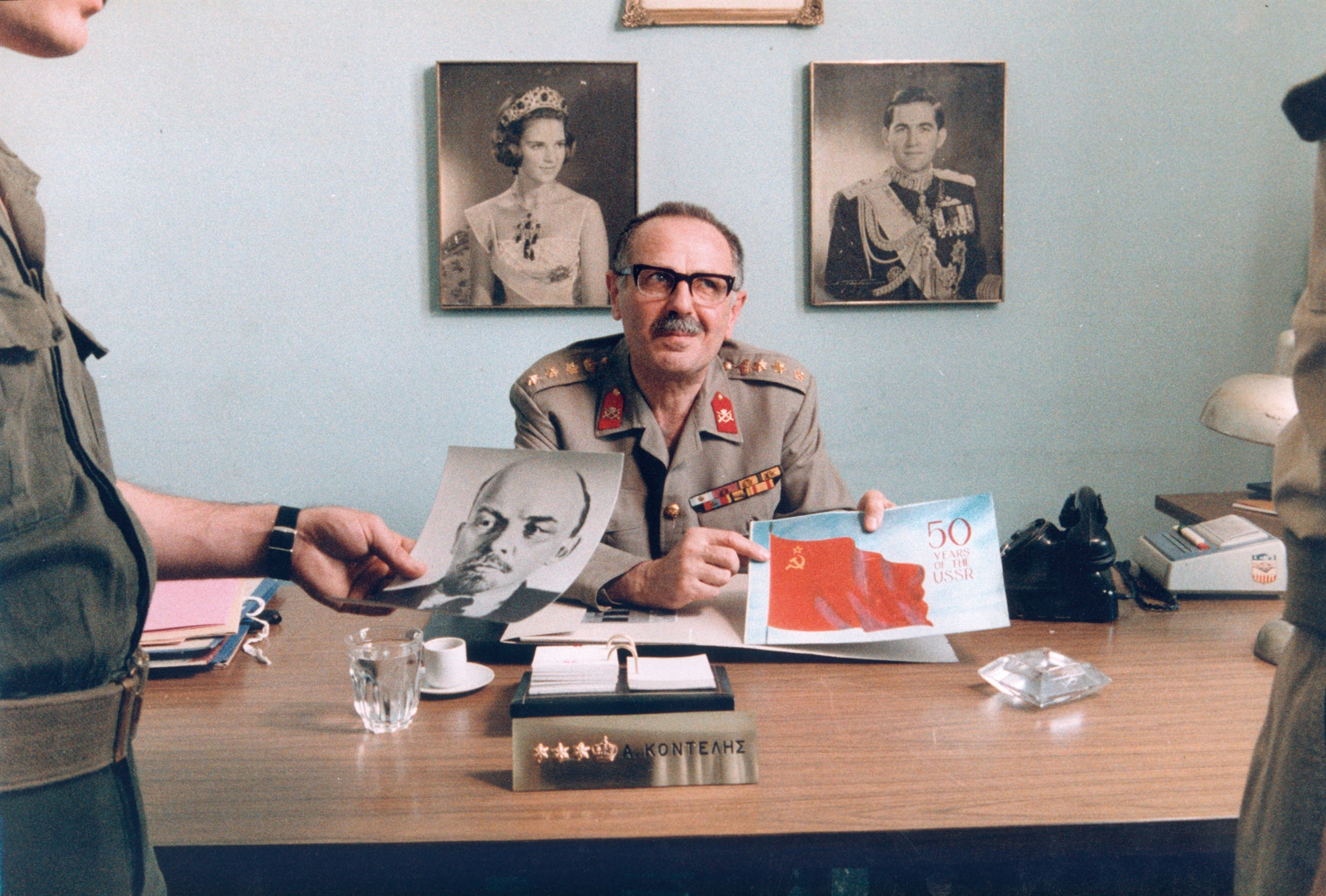 η-μοναρχία-στο-φόντο-του-ελληνικού-κιν-562227703