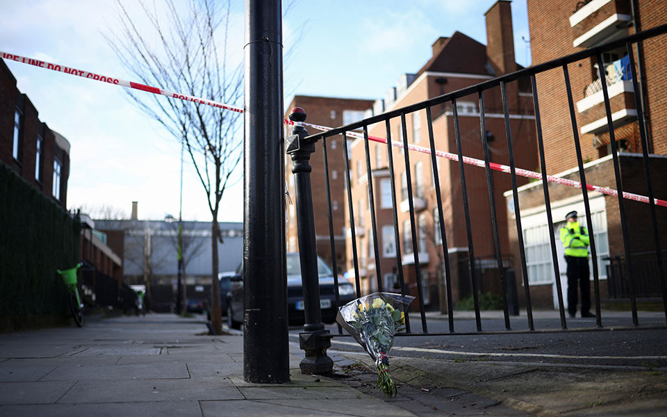 βρετανία-συνελήφθη-22χρονος-μετά-την-αι-562230583