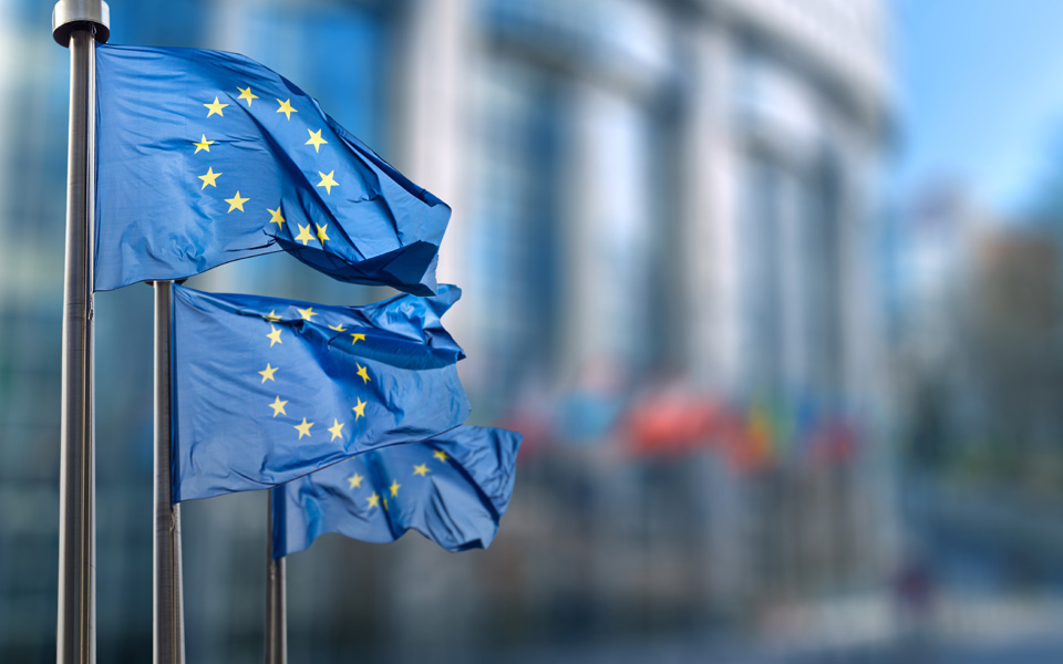 ε-ε-καλεί-την-ελλάδα-να-μεταφέρει-στο-ε-562248280