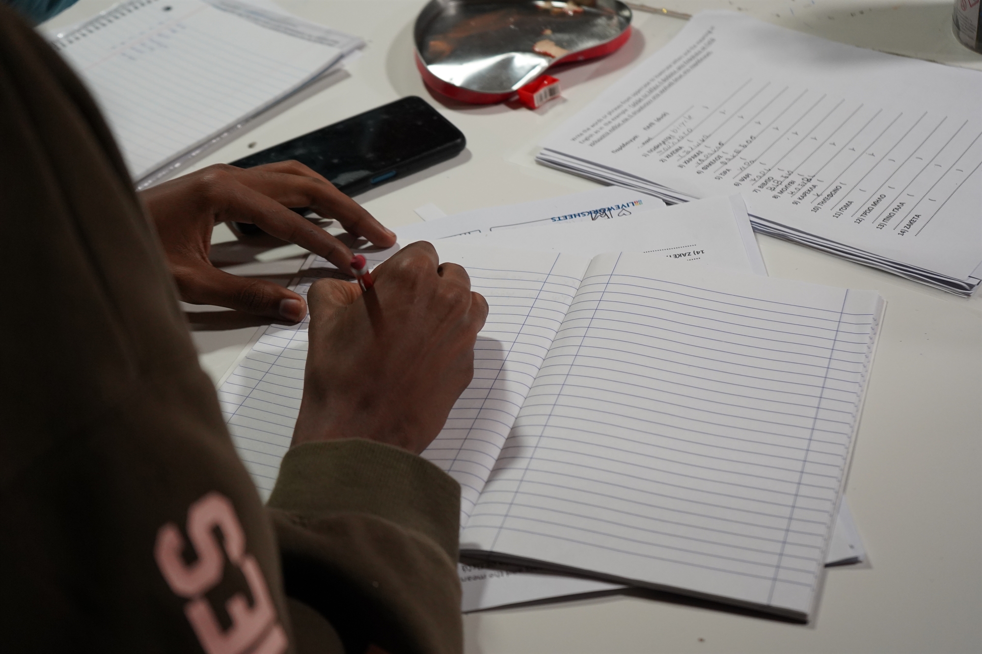 Ασυνόδευτοι ανήλικοι: Ακολουθώντας τον Φαρούκ-1