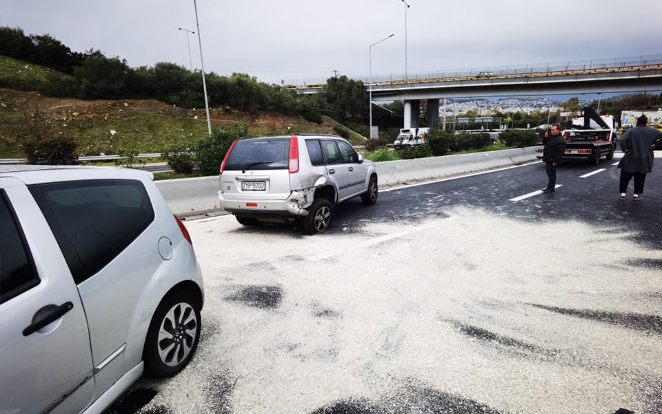 Καραμπόλα 8 οχημάτων στη Λ. Κατεχάκη-1