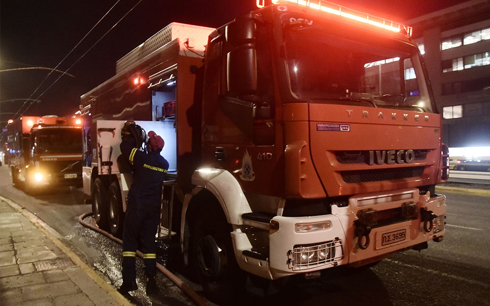 θεσσαλονίκη-φωτιά-σε-κουζίνα-εστιατο-562245421